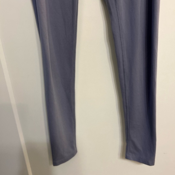 Girlfriend Collection Compressive 7/8 Leggings in Seaglass - Picture 5 of 10